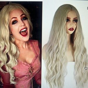 Sarah Sanderson Wiig, Hocus Pocus costume long blonde with middle part and wavy